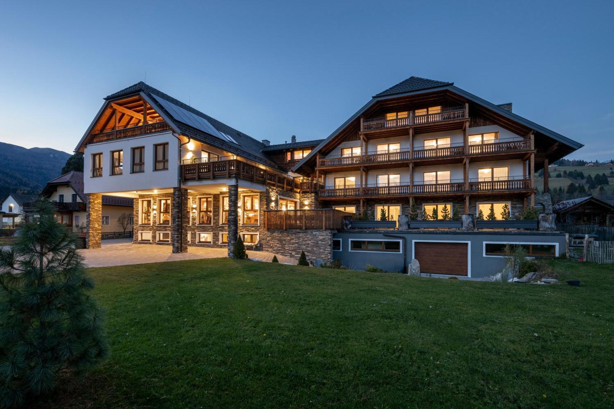 Hotel Haus Lungau Маутерндорф Экстерьер фото